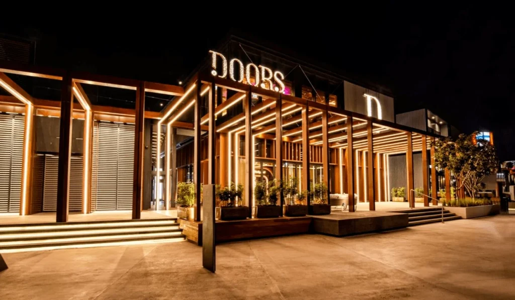DOORS RESTAURANT DUBAIMALL BURJ KHALIFA EMIRATES AIRLINES AIR FRANCE 1